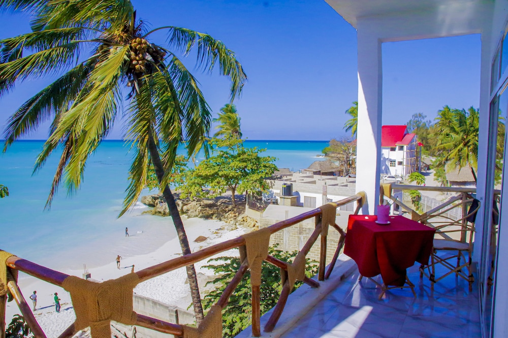 Room-room L- Room s Beach Front sea View view 4