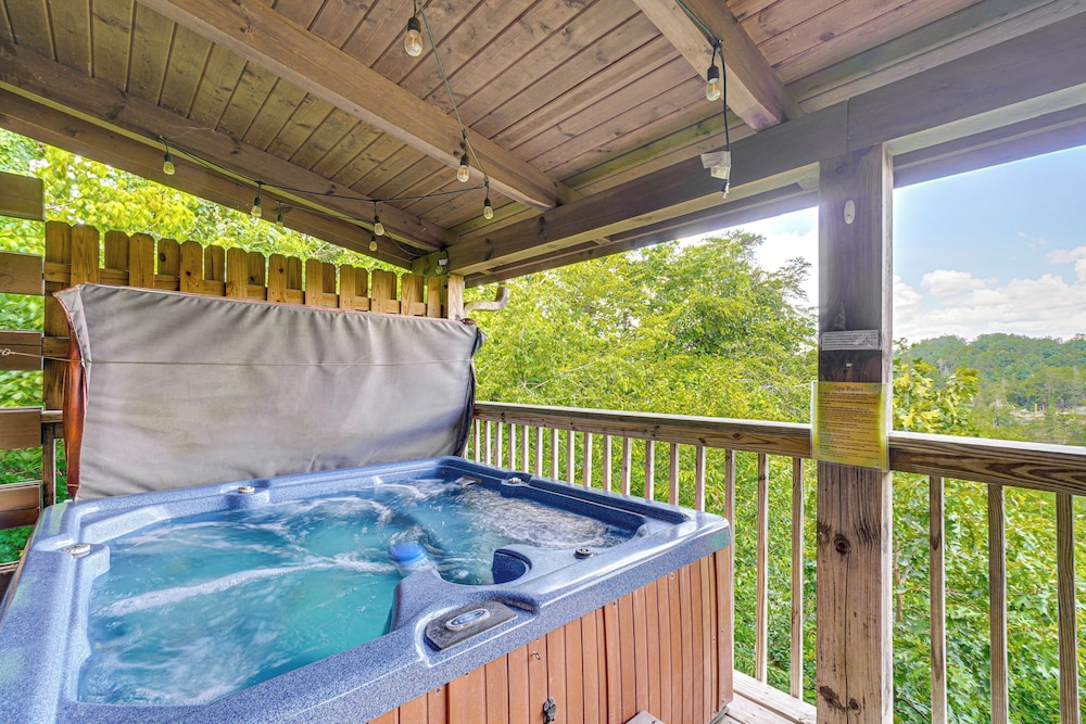 Douglas Lake Access: Family Cabin in Sevierville!
