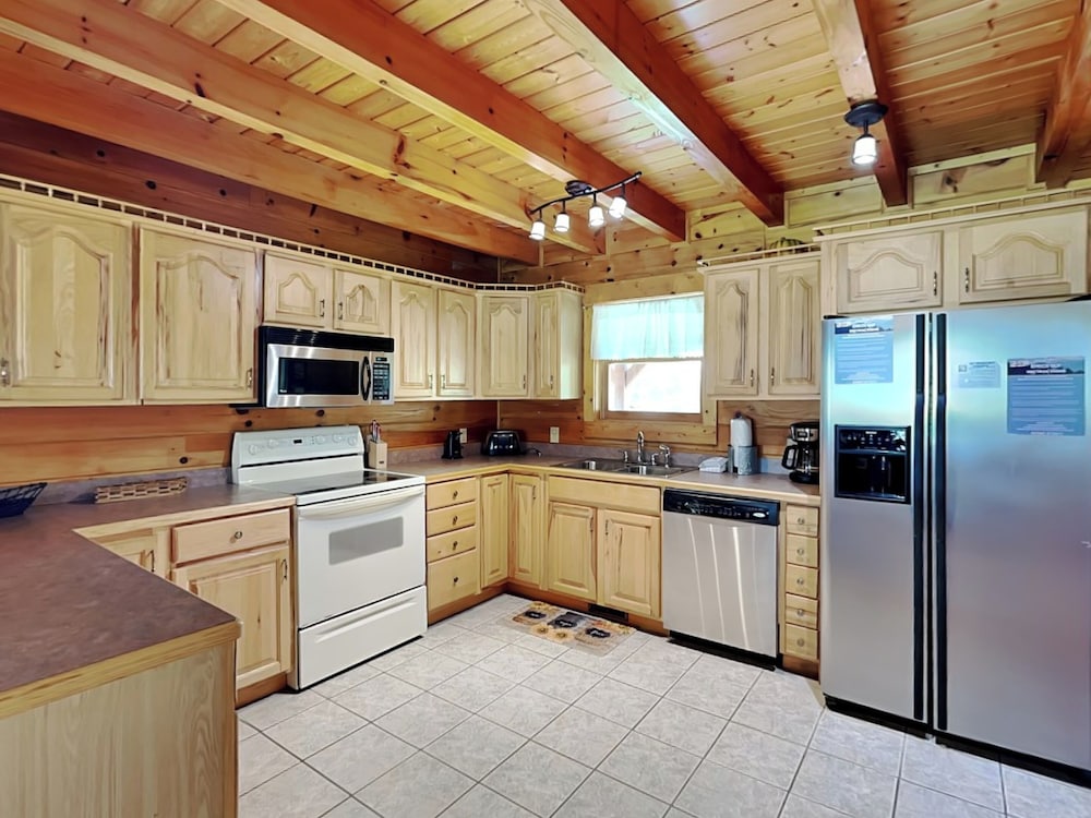 Pinnacle Place by Jackson Mountain Rentals