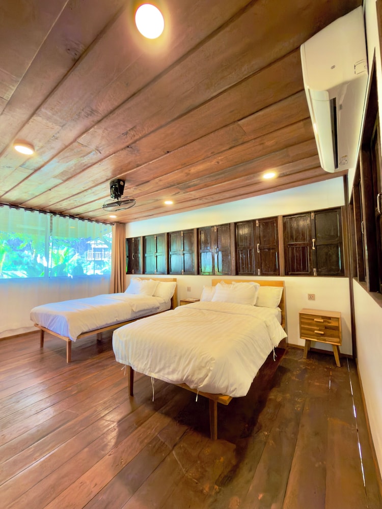 Dalasone Pool Villas