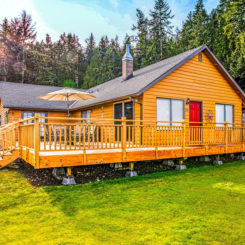 Cornet Bay Cottage in Oak Harbor
