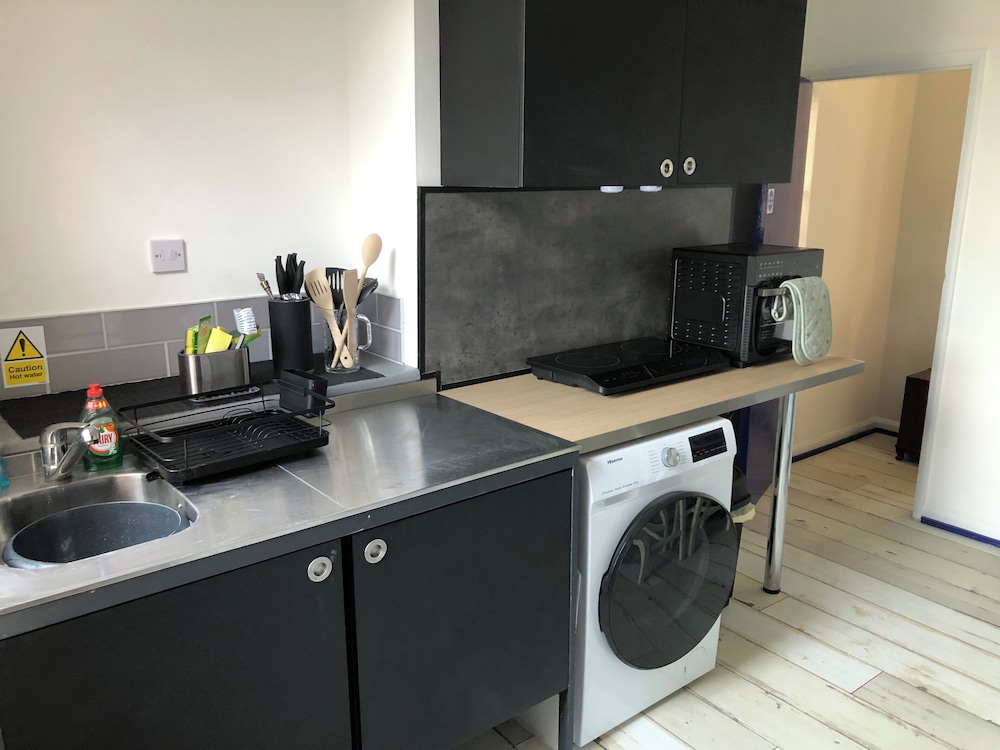 1-bed Apt, Sleeps 2, 20 Mins to Peak District