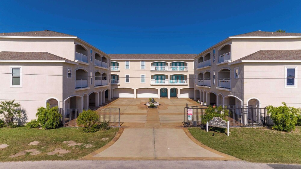 Coastal Townhouse TX Retreat!