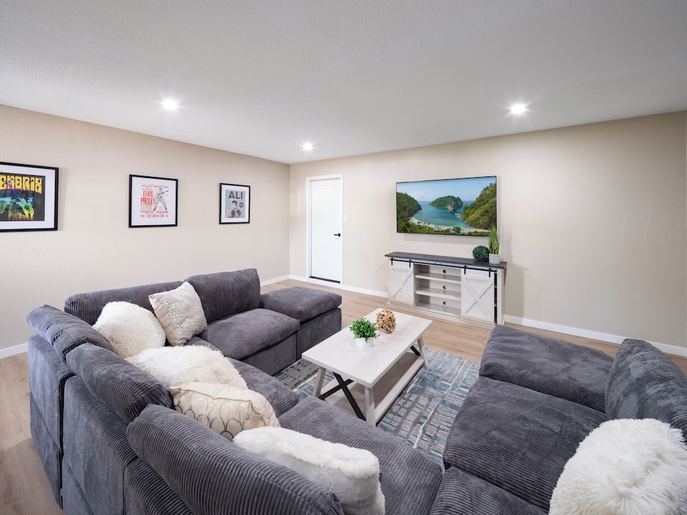 Blue Tides Getaway - Private Pool & Fire Pit