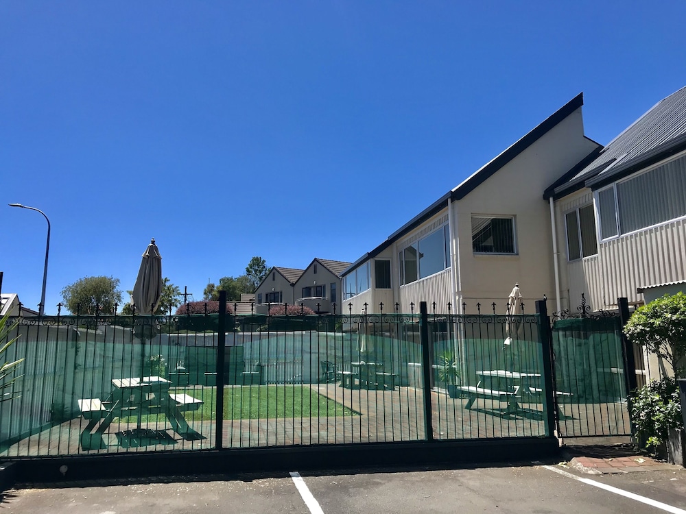 Tui Oaks Motel