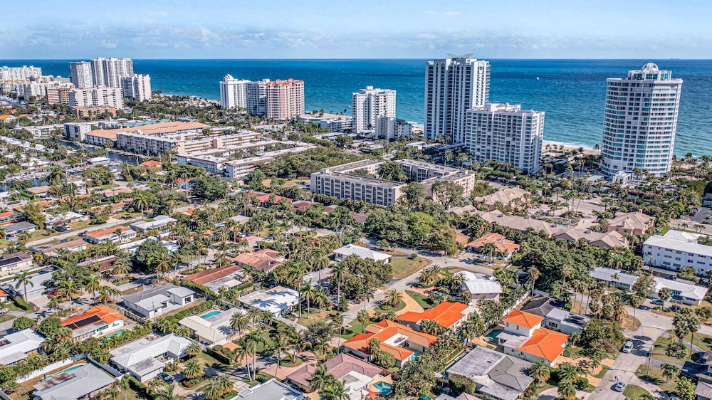 Modern Coastal Style Walk To Beach Heated Pool Tranquility Ocean Mist Key Resldences view 5