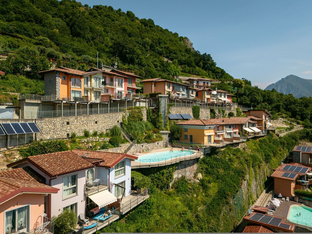 Panorama in Spiglia With 1 Bedrooms and 1 Bathrooms view 2