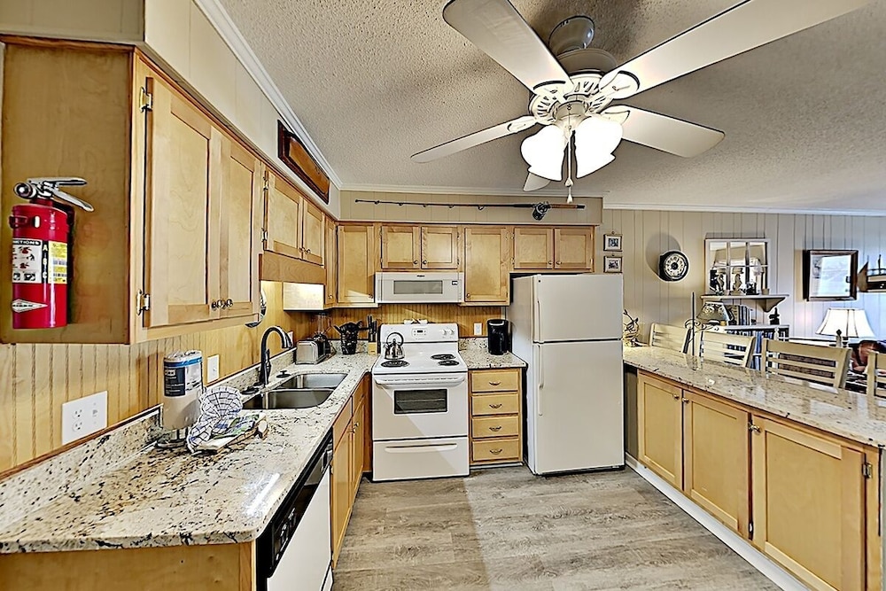 A Place At The Beach Iii 9520-2b 2 Bedroom Condo