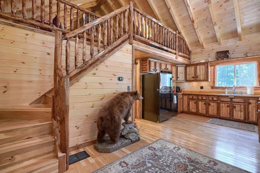 Seven Pines Cabin - Secluded in Hocking Hills