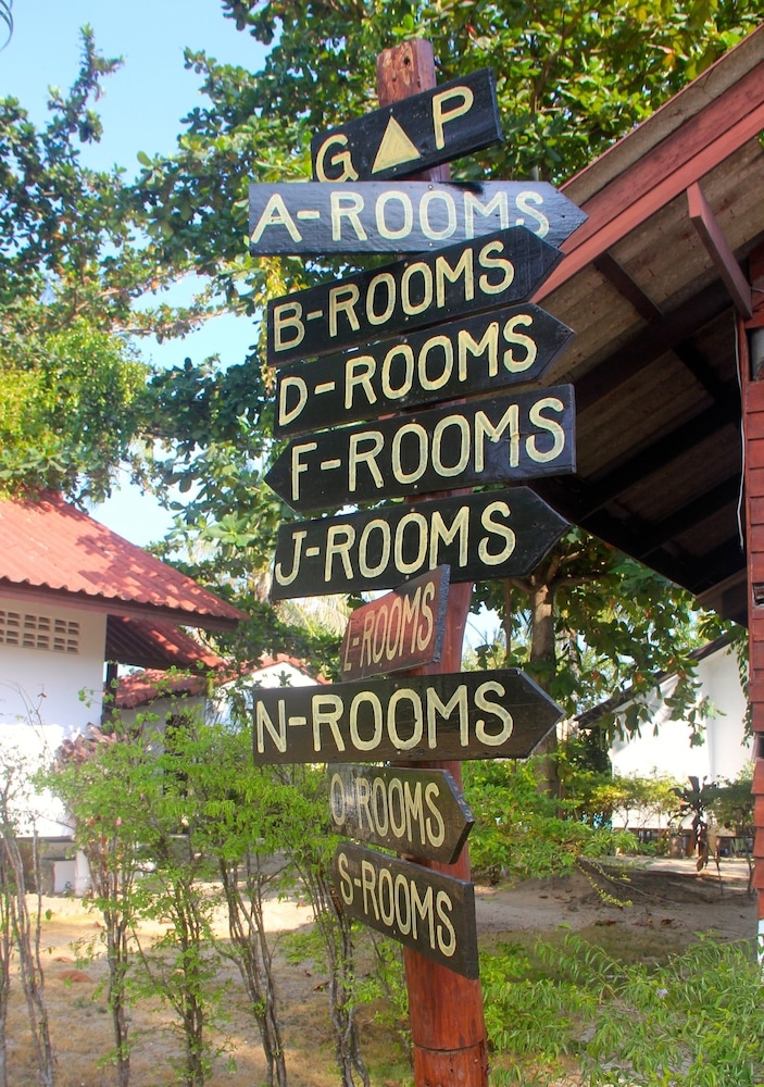 The Beach Village - Hostel