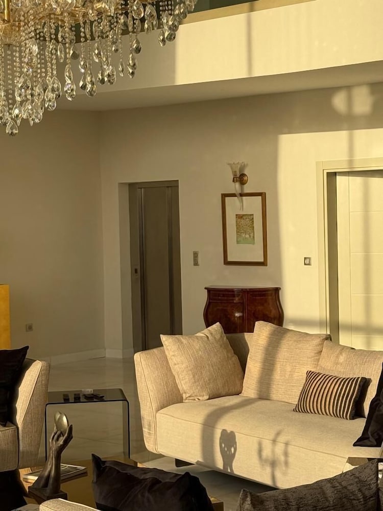 Villa Italia Somone Luxury Hotel