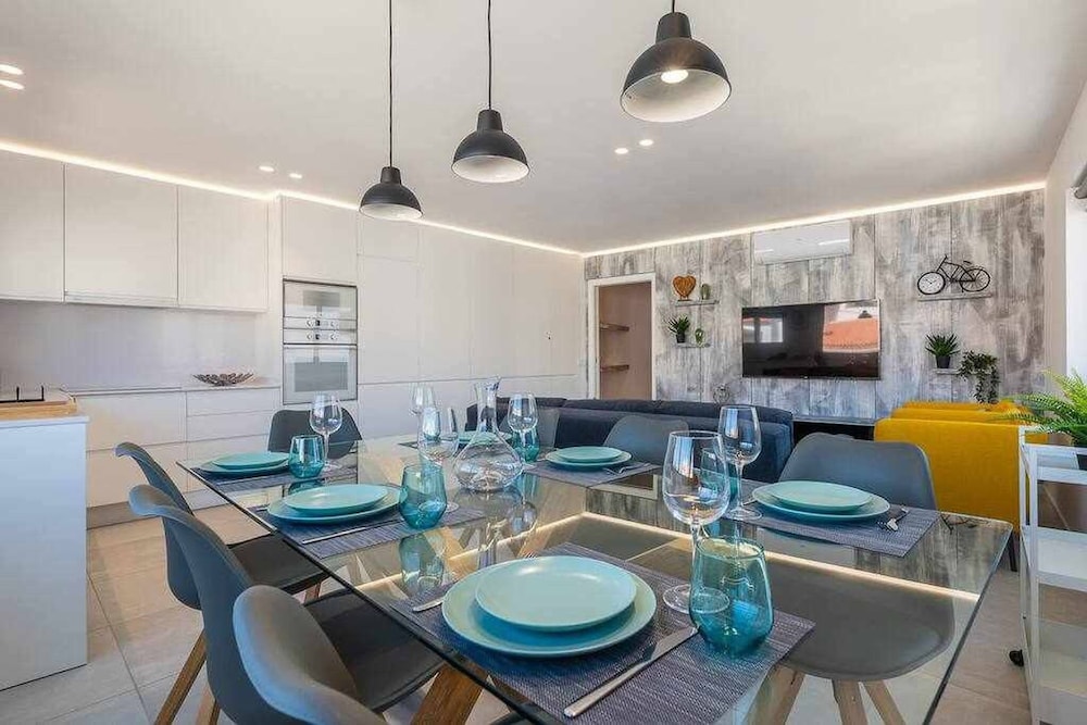 Central Town 2-bedroom Luxury Apartment Albufeira