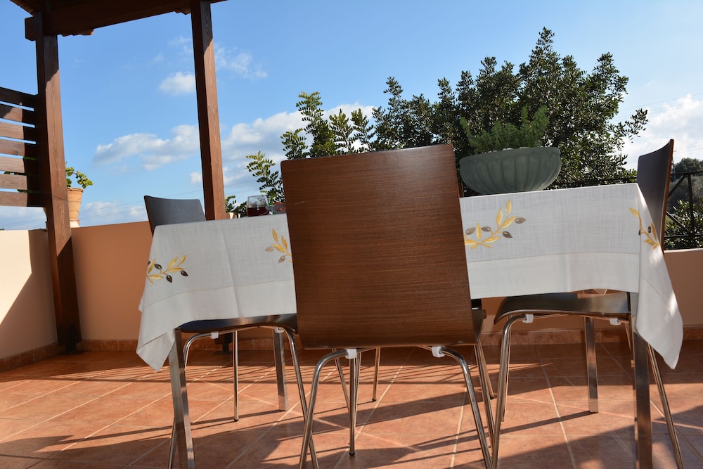 Elianthos Villa