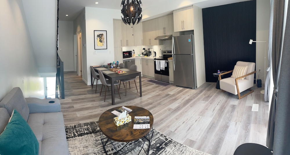 Bentley Commons Fallsview Towns