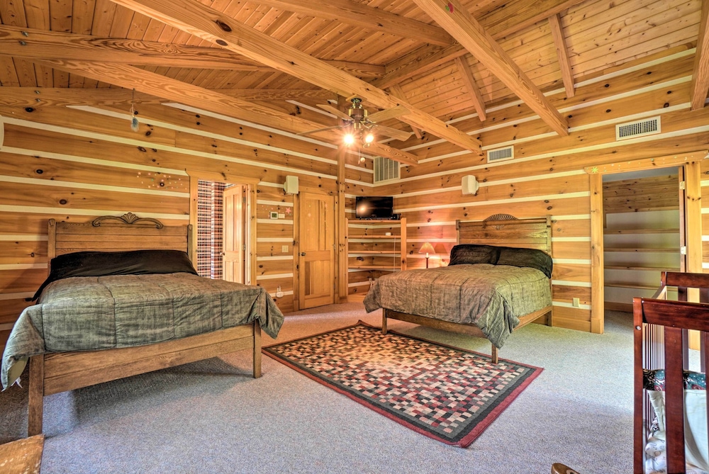 Custom Cabin w/ 12 Acres on Dale Hollow Lake! view 4