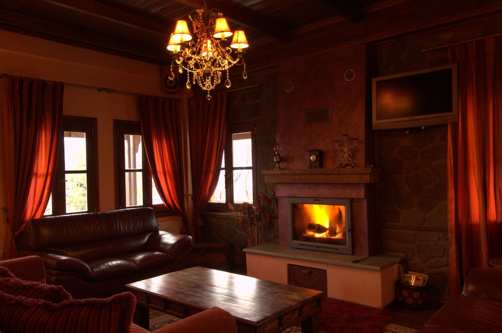 Kroupi Hotel