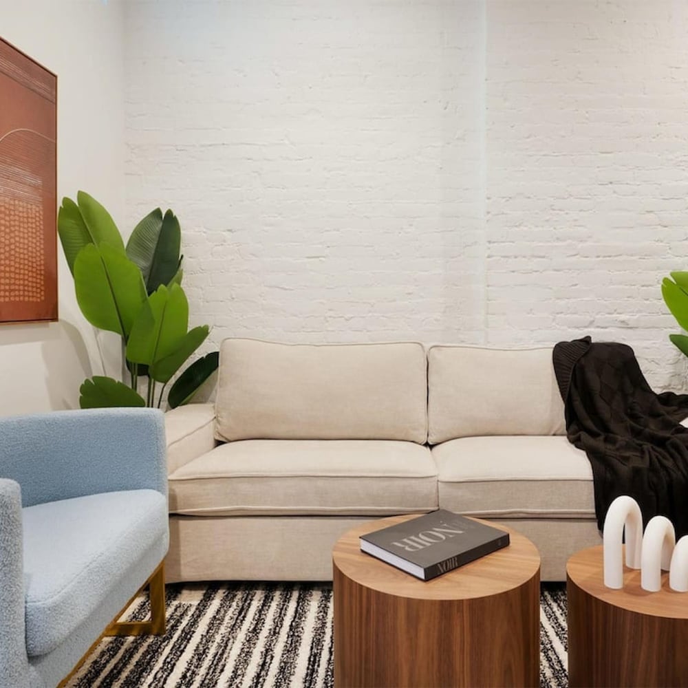 1290-8 New Renovated 2 Bedrooms in UES