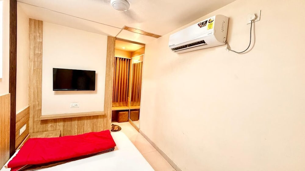 Hotel N K Palace - near Mahakal Temple