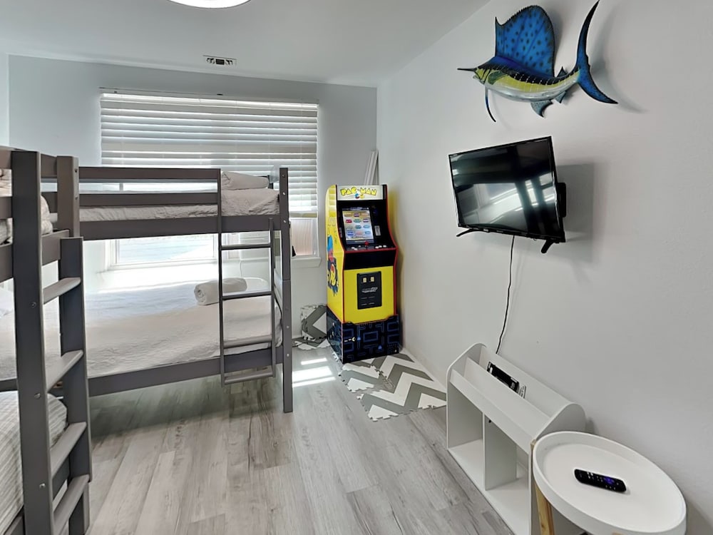The Wave Cave by Silver Sands Vacation Rentals