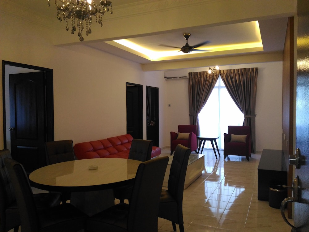 Midcity Service Suite photo 6