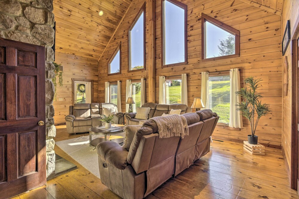 Pool, Games + Sauna: Mount Joy Countryside Cabin view 3