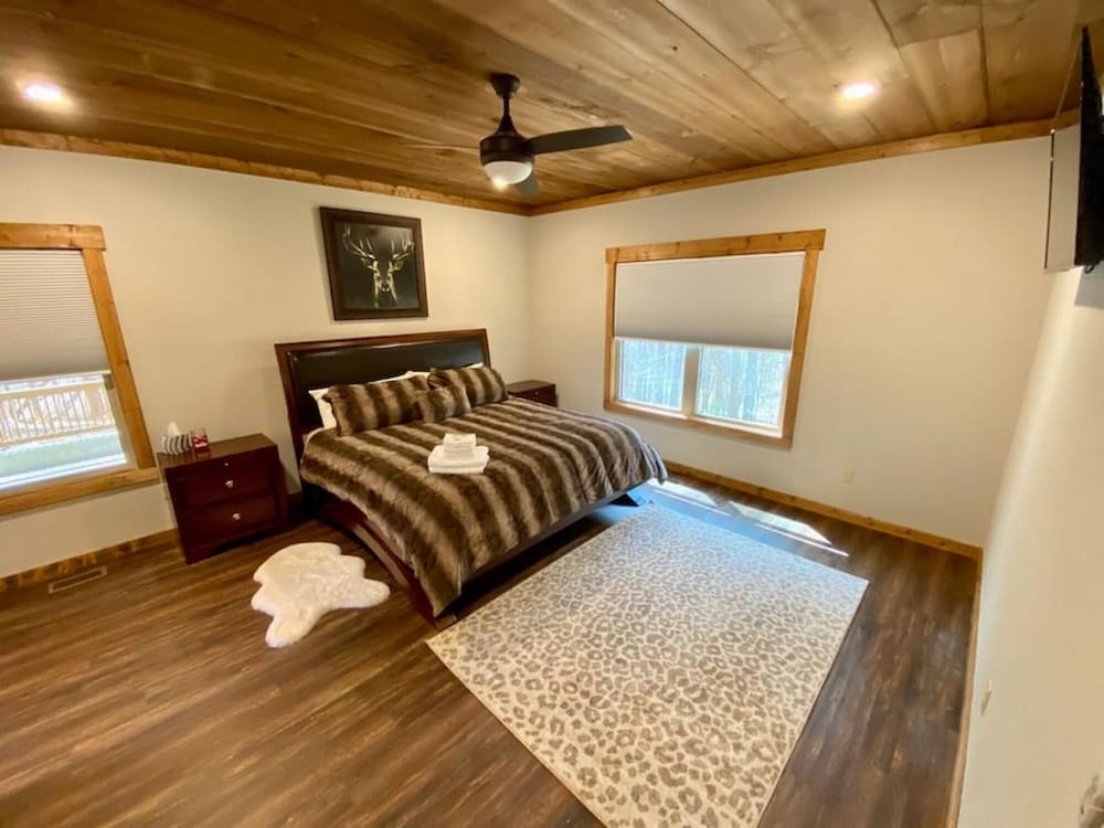 Bucks and Bunks - Brand new Cabin Come Relax or Watch TV Outside Fireplace view 4