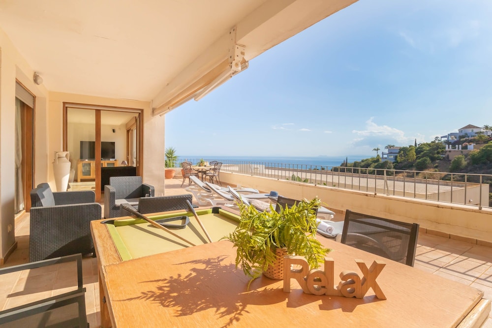 Marbella Mountain With sea View and Pool