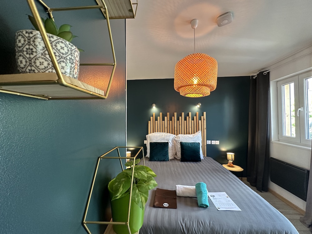La Villa d'Hélène Chambres d’hôtes et Appartements-Cluses