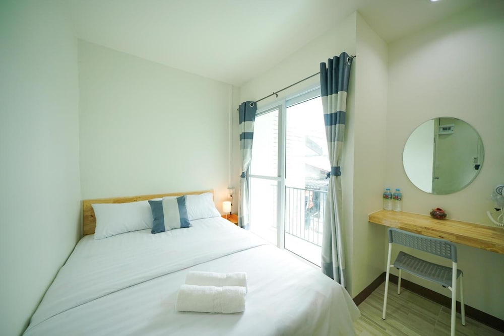 D Hub Hostel