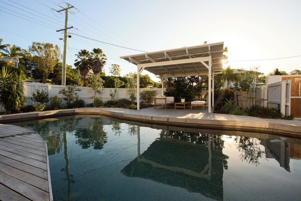 Tugun Retreat - 5BRM Home with Pool - Image 1