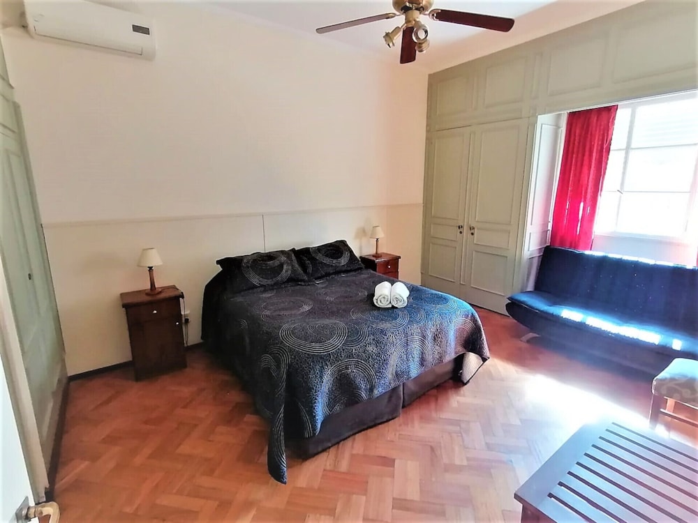 Alamo Hostel & Suites