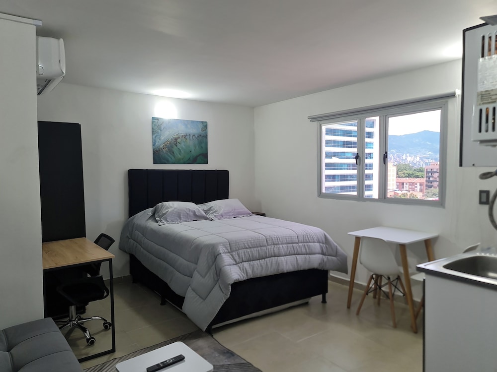 RG33 ApartaSuites