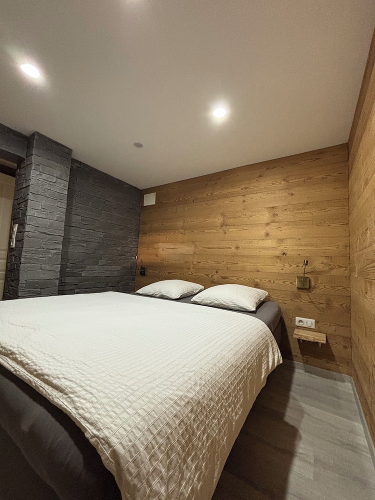 Chalets du Bouchot & Jacuzzi privatif view 2