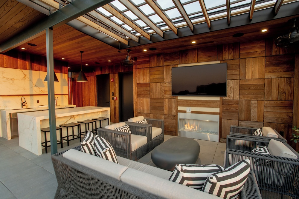 The Bell Athens by Kasa Living