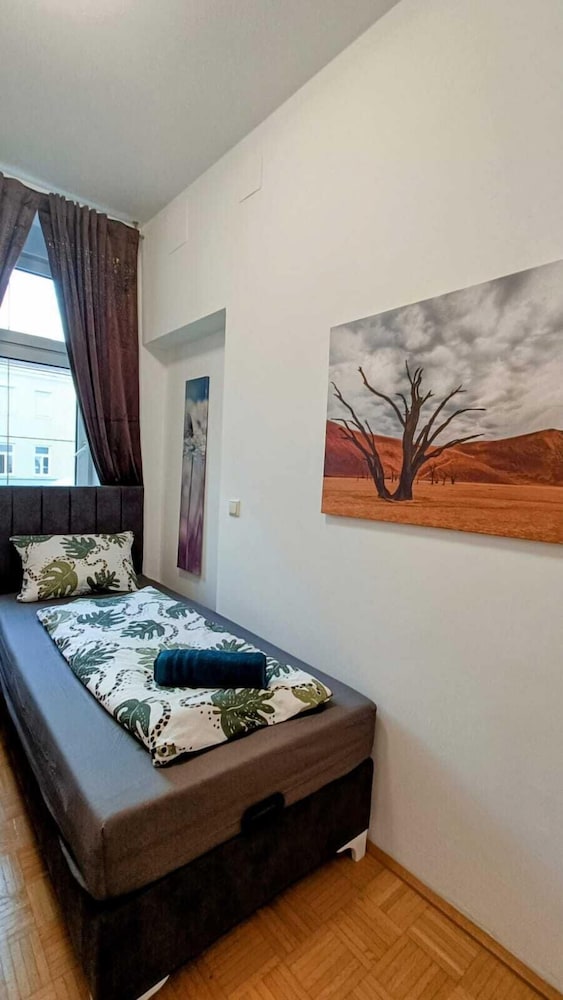 Comfy 4BR Apt Ideal for Groups Families