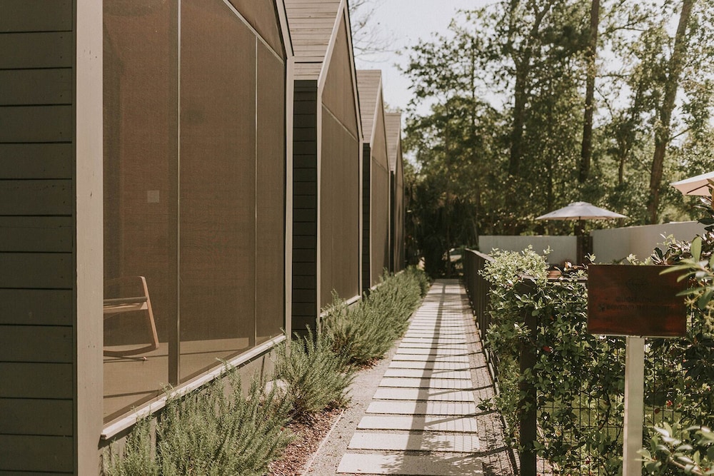 Hotel Beatnik - Image 1