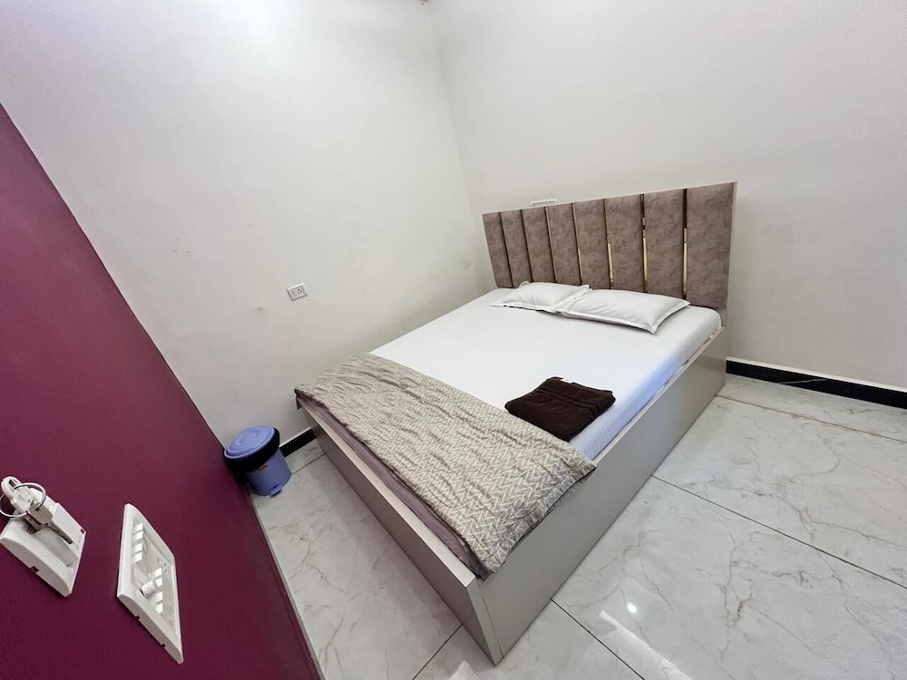 Hotel Lush by Ravindra