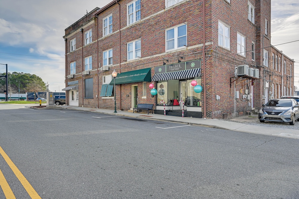 Downtown Mocksville Apartment - Walk to Shops! view 4