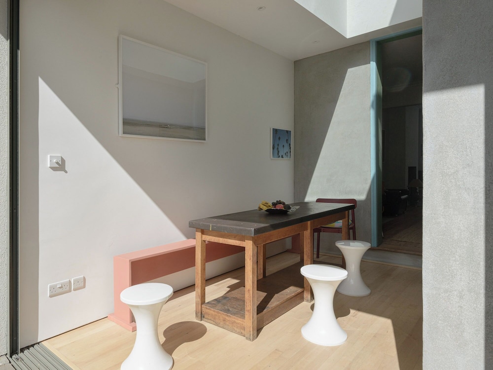 Beautiful 3 Bedroom Home in Bristol