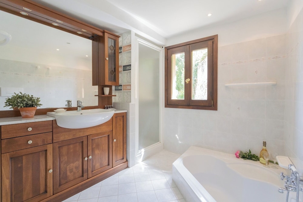 Vacation Family Home in Tremezzo by Rent all Como