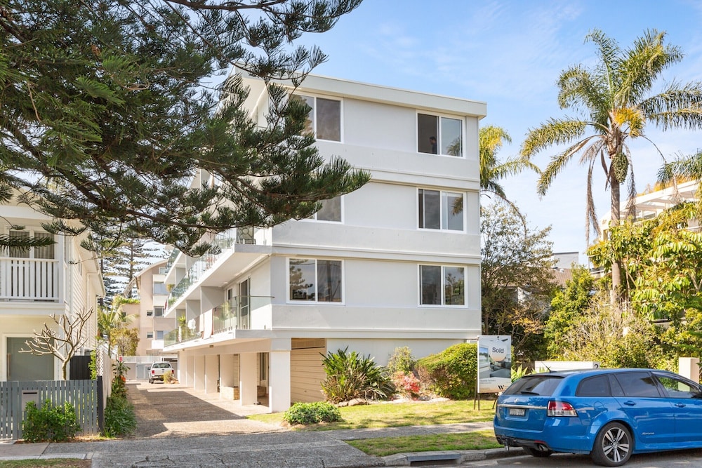 Coastal 2-bed Apartment Steps From Manly Beach