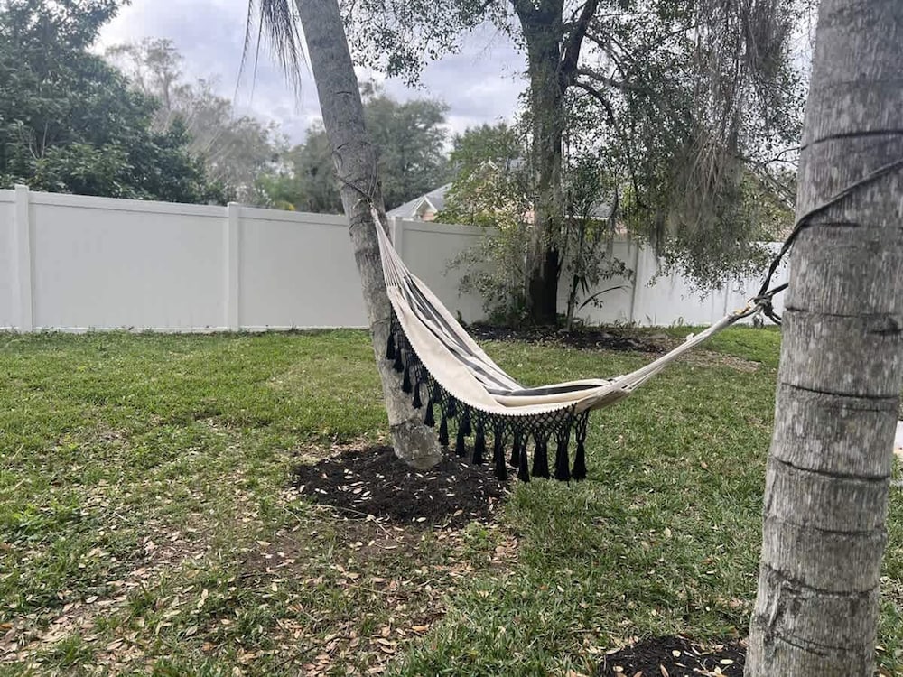 Luxurious Gem Near Disney Workspace Movie Room