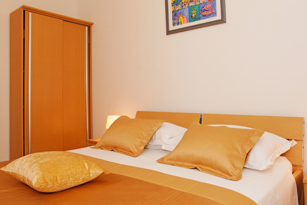 Ratac Apartments