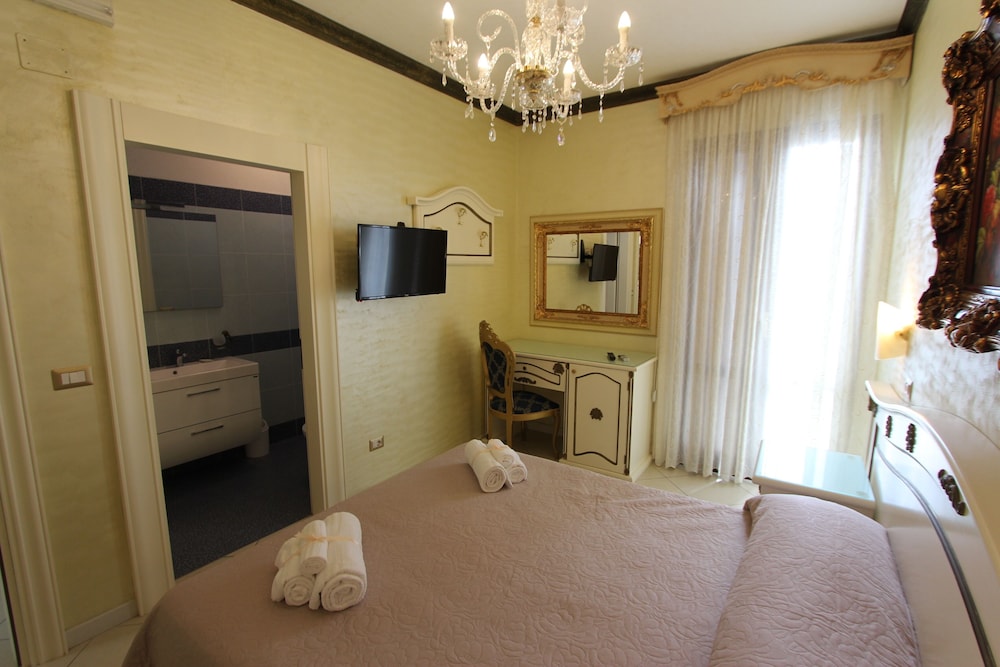 DIO DEL MARE LUXURY ROOM view 2
