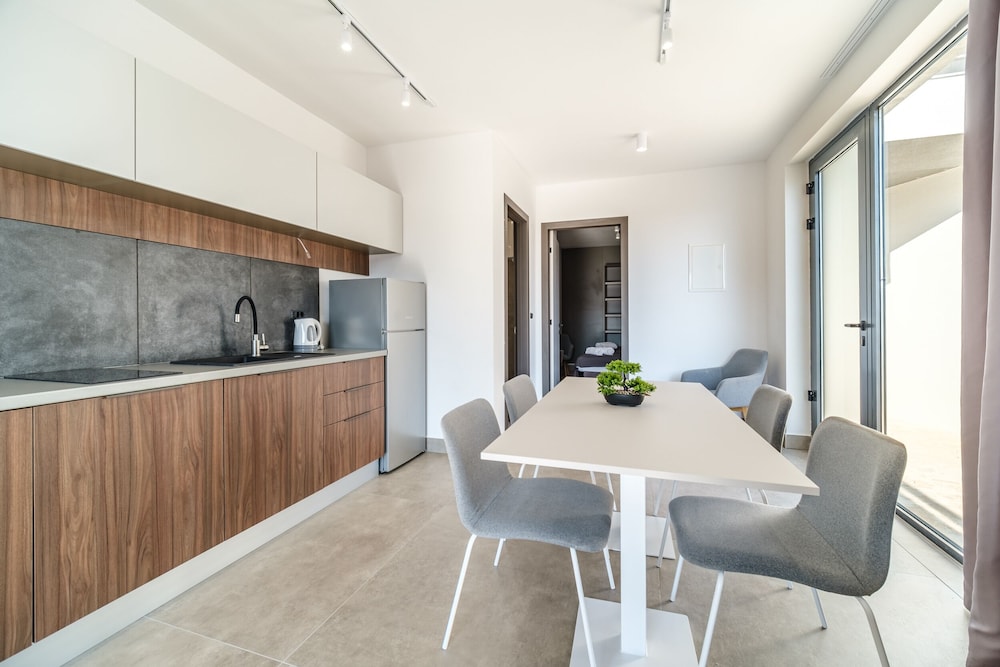 Sutivan Luxury Apartments view 2