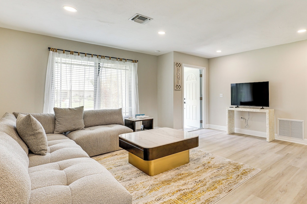 Sleek Family Home w/ Pool & Hot Tub in Fort Myers!