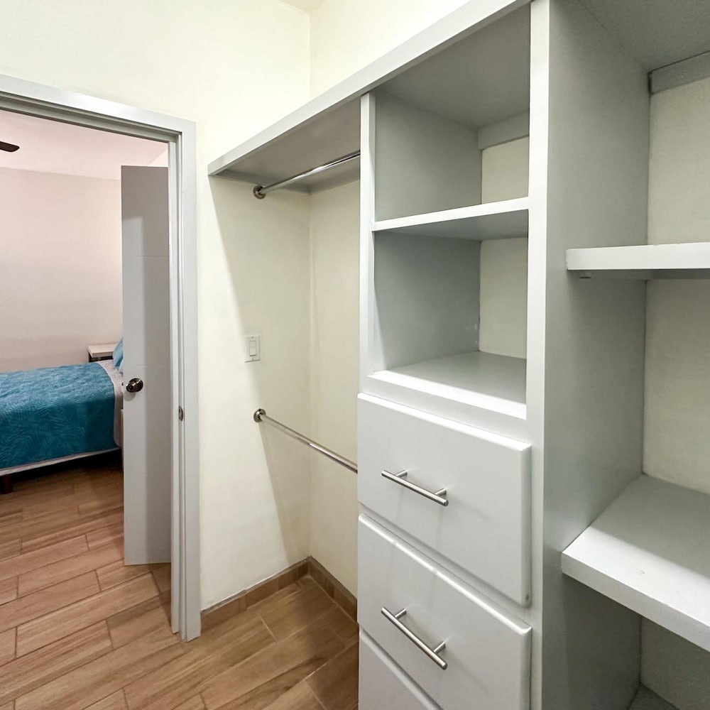 Sleek Downtown Escape With Private Parking