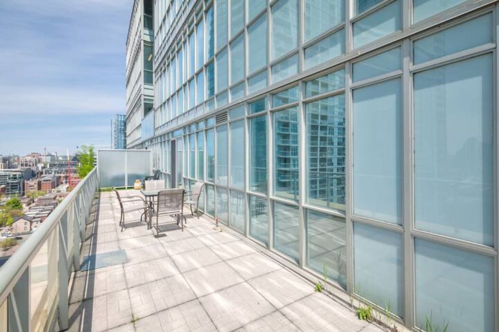 Waterfront Luxury Residences