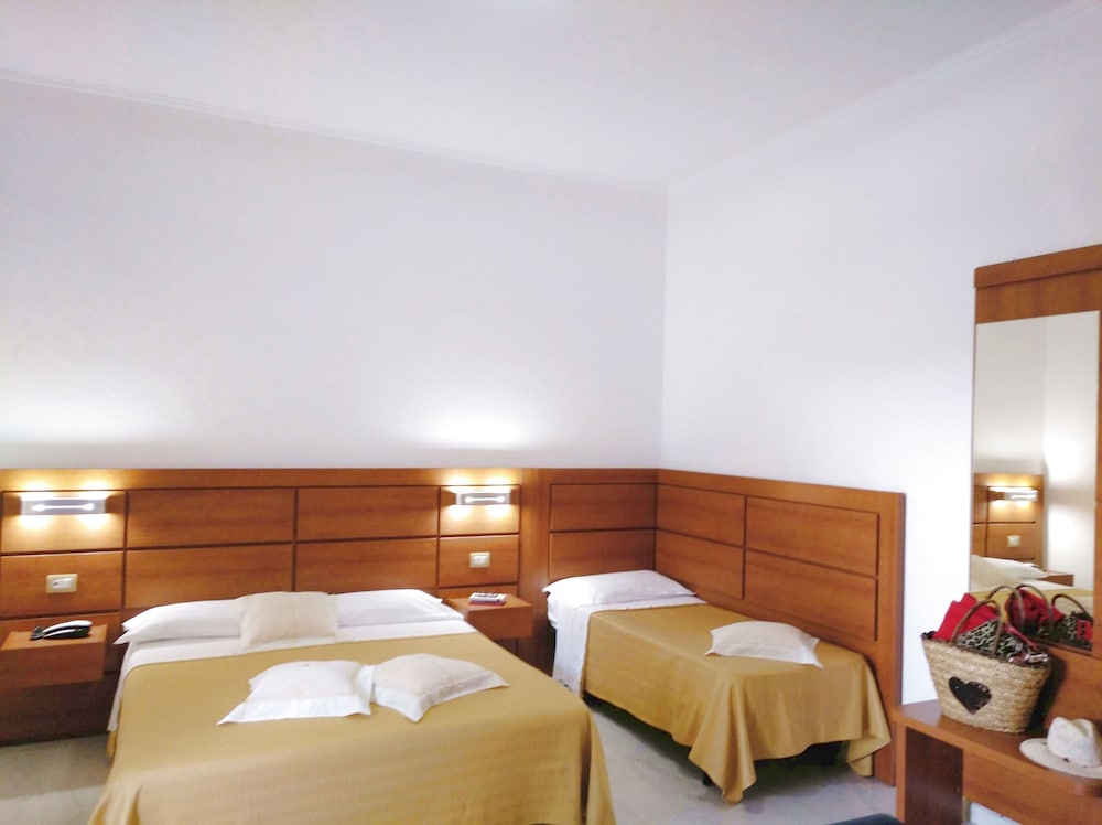 Villaggio Turistico La Mantinera Hotel
