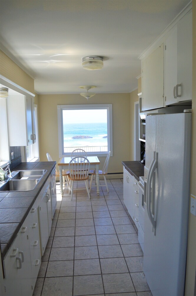 On the Beachfront Vacation Rentals